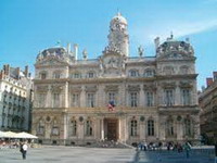 ратушная площадь (рlace de l’hotel-de-ville)