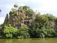 парк бют-шомон (parc des buttes chaumont)